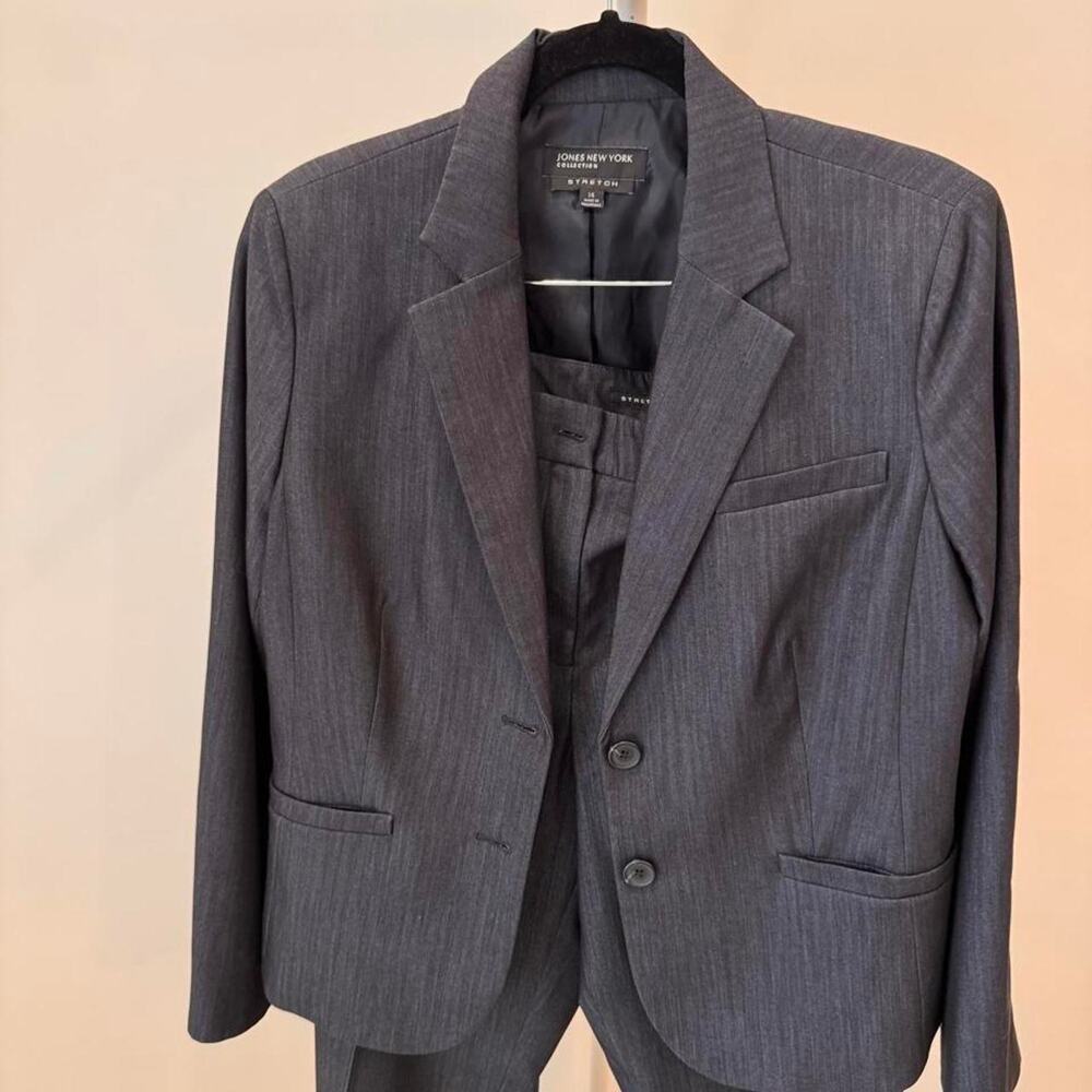 Jones new york navy suit